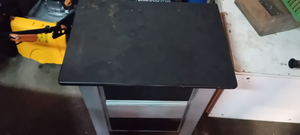 Mesa cabeceira -usada