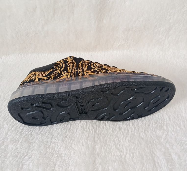Buty męskie guess z haftem i ćwiekami rozmiar 40