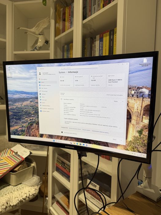 Komputer Ryzen 5 3600, 32 gb ram, 1T, RX6600 monitor 24”
