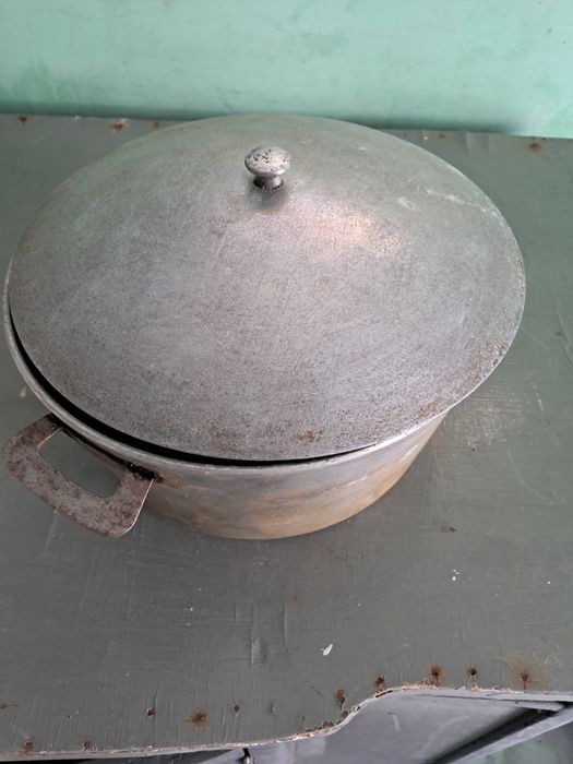 Кастрюля  эмалированая