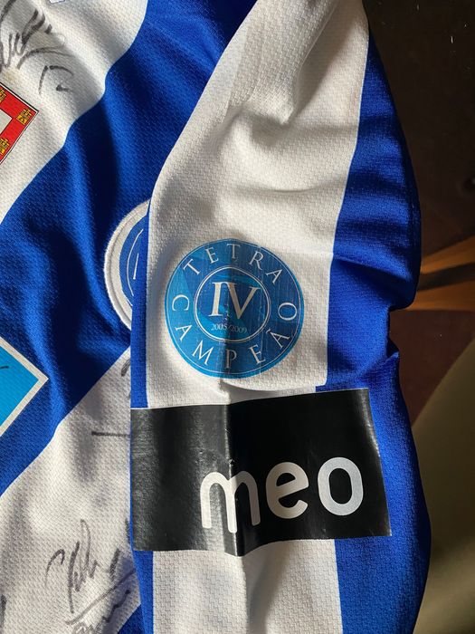 Camisola FC Porto autografada Falcão