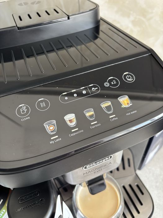 Кавомашина delonghi magnifica evo