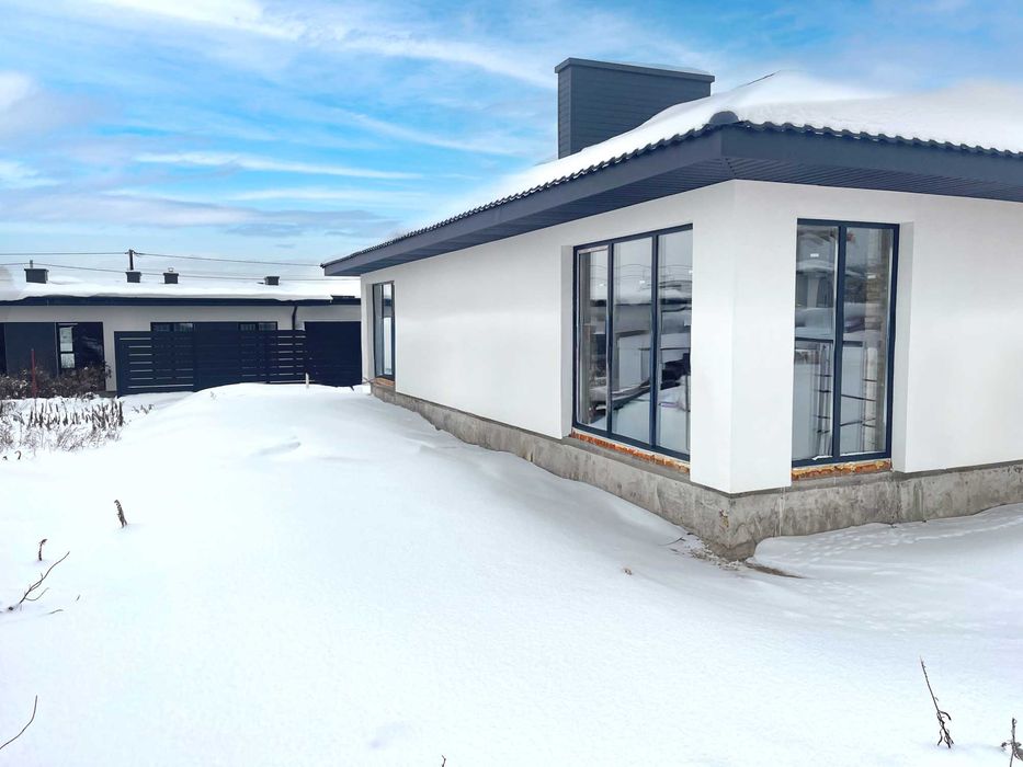 Котедж в районі Льонокомбінату. Дві спальні та кухня-вітальня