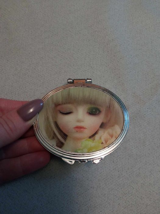 Lusterko podręczne 3D - blondynka