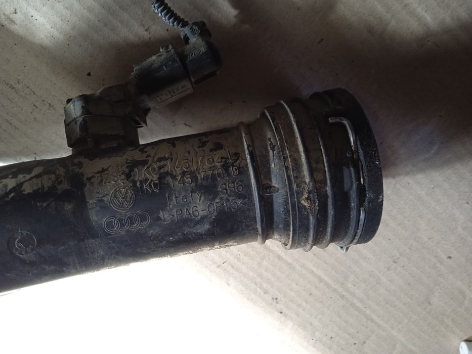 Корпус повітряного фільтру патрубки  Volkswagen Passat B6 B7 Skoda A5 Touran