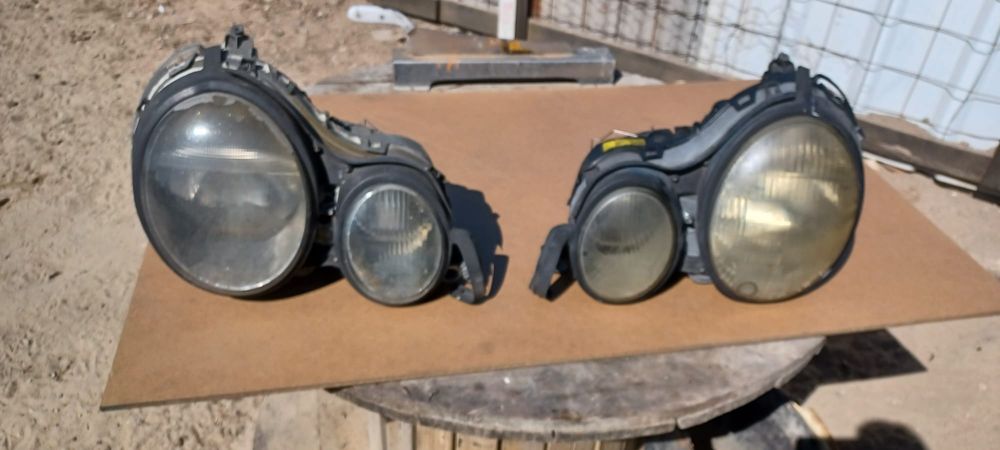 Venda de faróis do Mercedes classe e