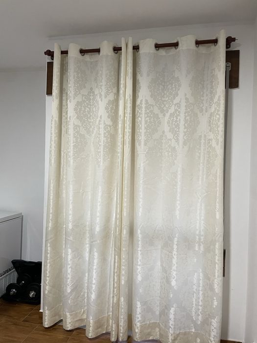 Cortinas beges lindas