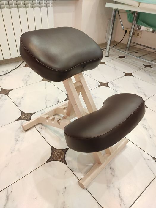 Коленный стул для исправления сколиоза и осанки: 3 300 грн. - Меблі для ...