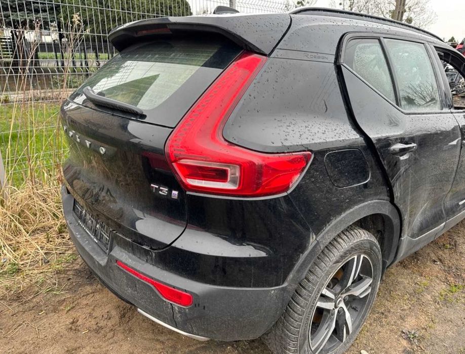 Кришка багажника Volvo XC40 та інші Вольво розборка запчастини шрот