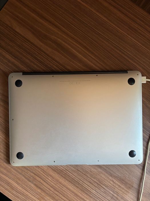 MacBook Air 13” Early 2015 (A1466) – 4GB RAM, 128GB SSD – stan idealny