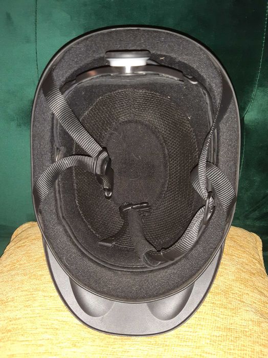 Equitação: capacetes e luvas para criança