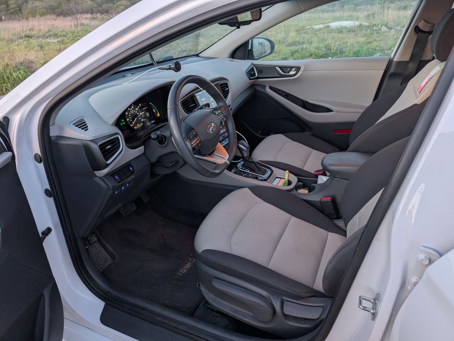 Hyundai ioniq plug in