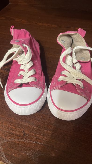 Кеди на дівчинку