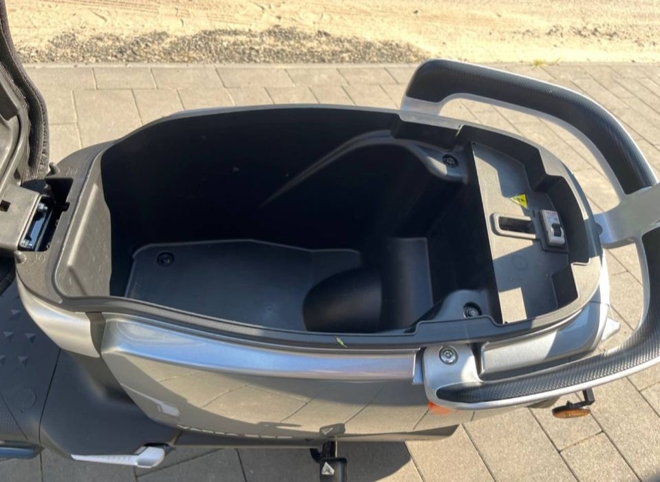 Електро скутер Yadea E8S