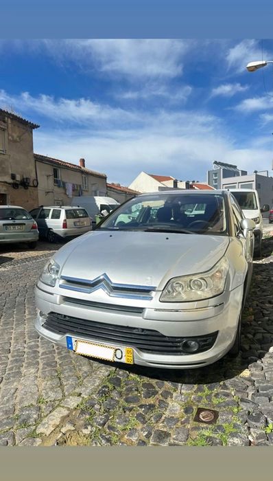 Veículo carro Citröen C4 coupe