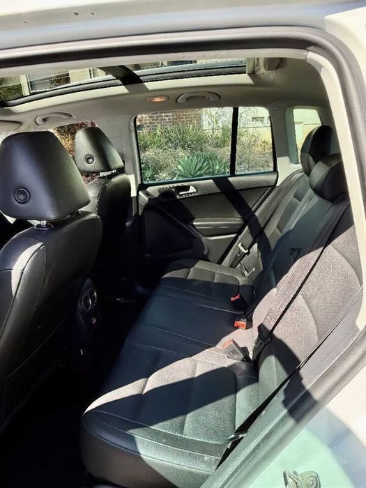 Volkswagen Tiguan      2015