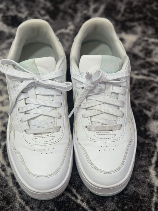 Білі кросівки Puma