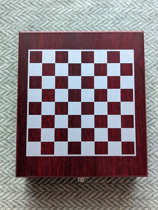 szachy, warcaby podrozne oraz zestaw do wina - brazowe drewno