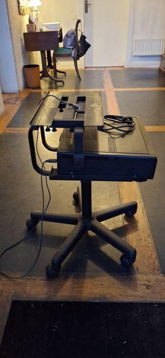 Suporte para TV com rodas