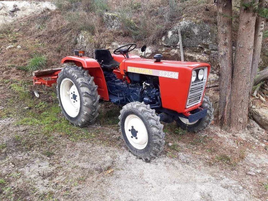 Trator Shibaura 4x4 com documentos