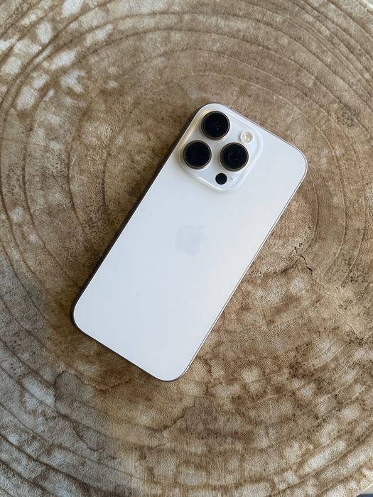 Iphone 16 pro 256gb como novo