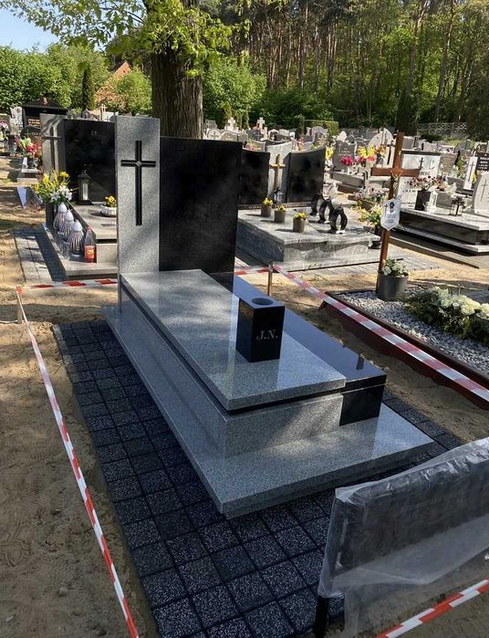 Producent Nagrobków / Pomników granitowych