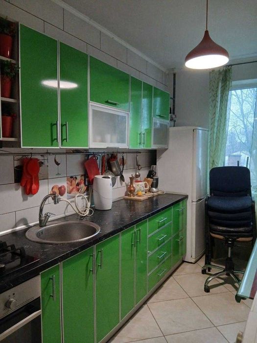 Продам 2 кім.кв. Салтівка новобудова 4/9 цегляний будинок 55000у.е.