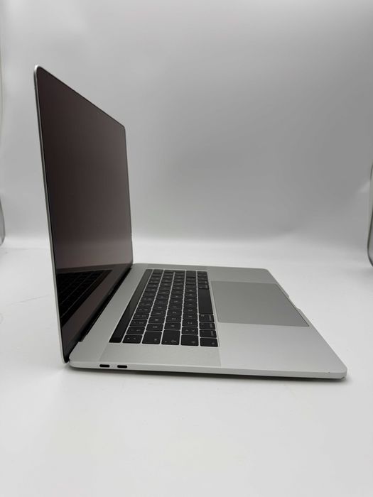 Apple Macbook Pro i7 2.8GHz | 16GB | 512GB