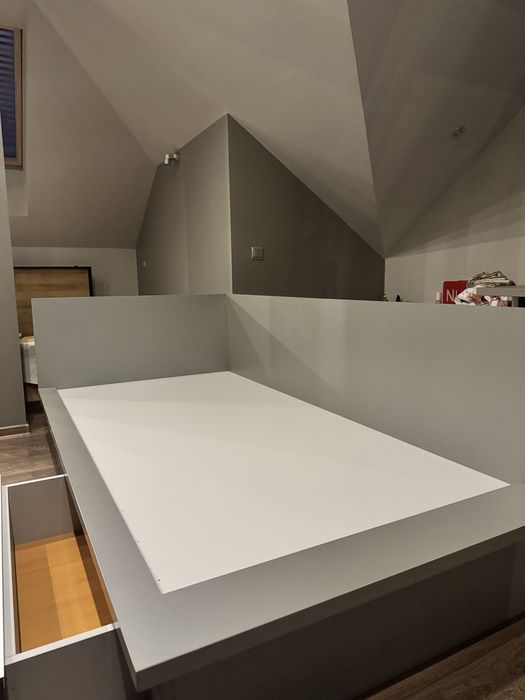 Łóżko z szufladami