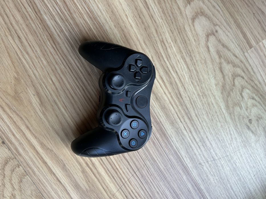 PlayStation 3 super slim com comandos e jogos