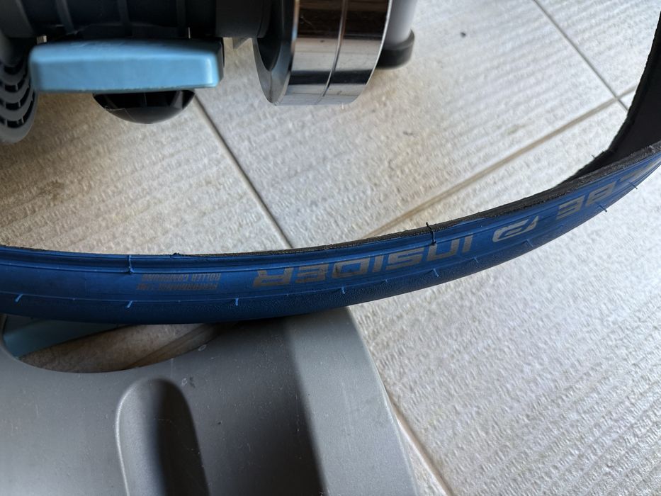 Trenażer  Tacx Flow Smart + opona Schwalbe insider