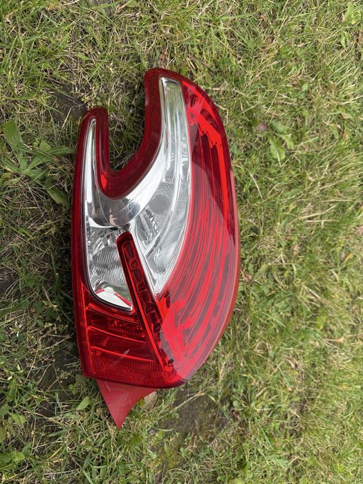 Lampa tylna lewa Peugeot 208