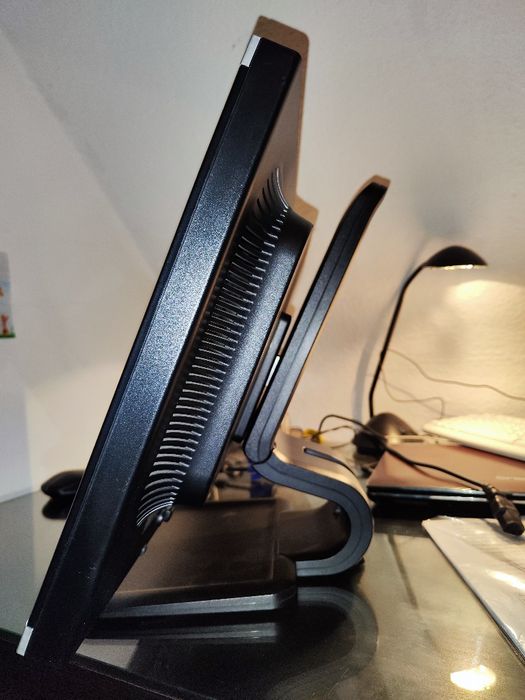 Монітор HP Compaq LA2205wg