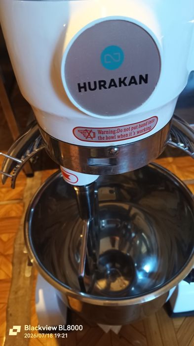 Миксер планетарный хуракан 20. Новый.