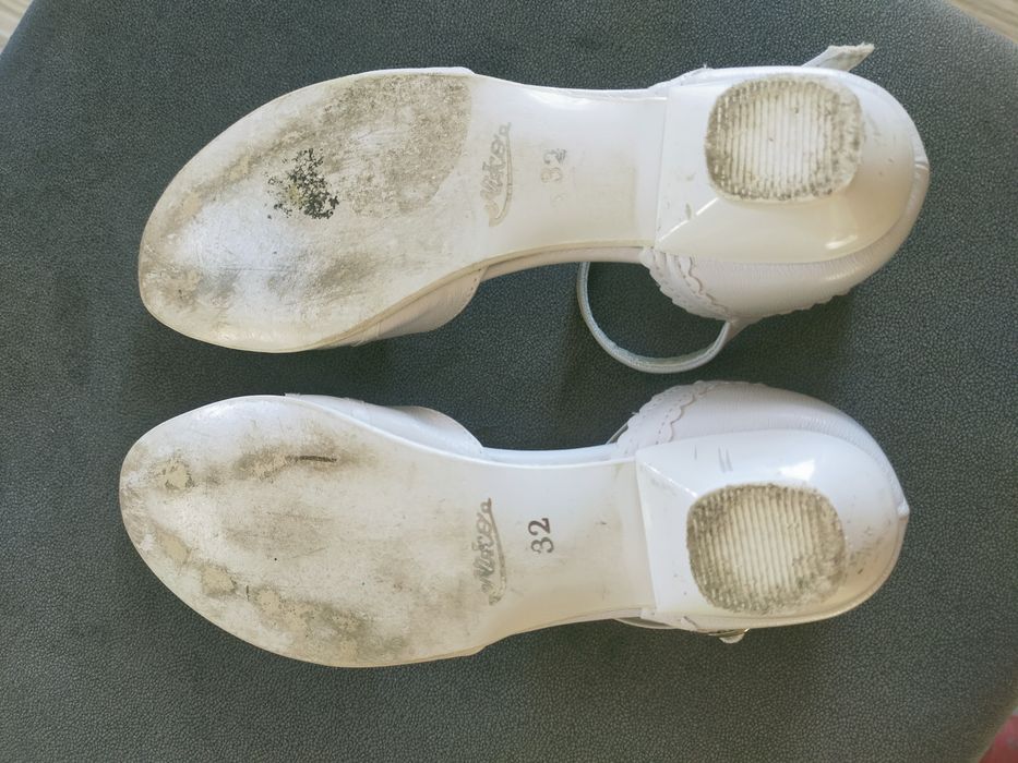 Buty do pierwszej komuni  białe dziewczęce  r 32 Miko