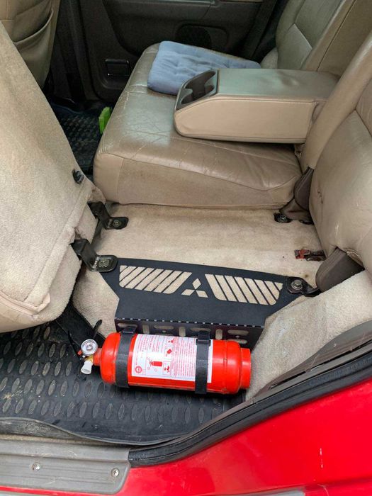 Mitsubishi Pajero Sport Кріплення вогнегасника аптечки підсумків