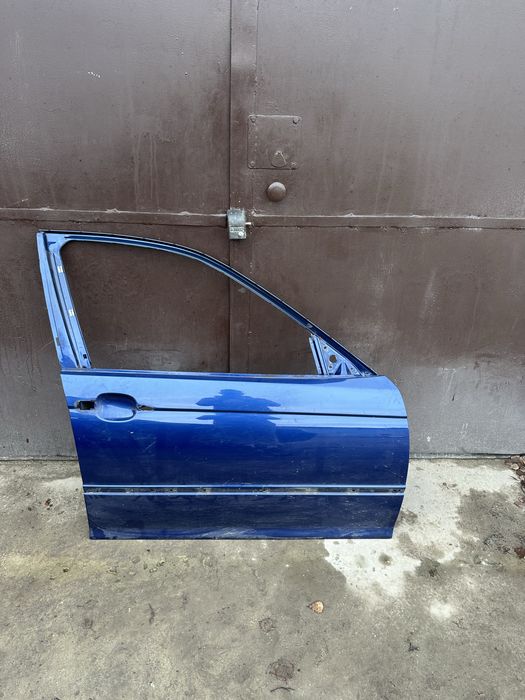 Дверка передня права bmw e46