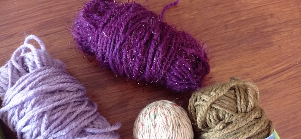 Novelos de lã várias cores