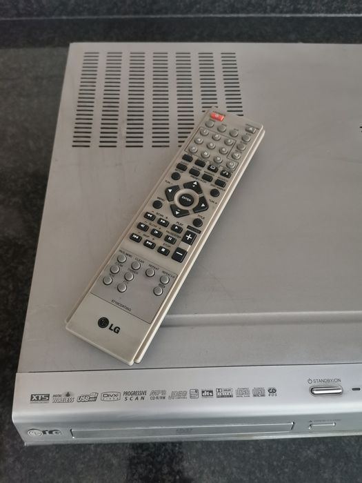 Vendo Leitor DVD LG c/comando