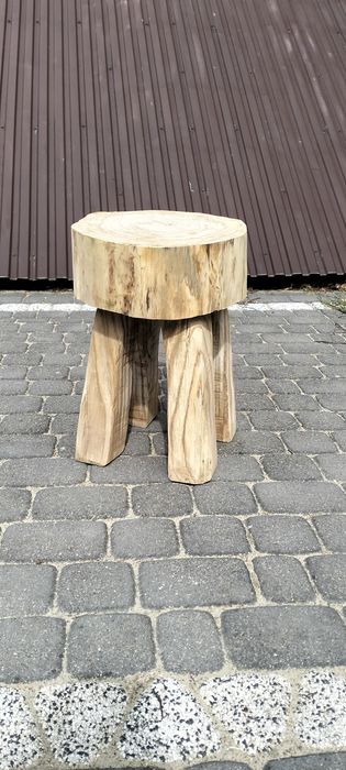 Taboret drewinany