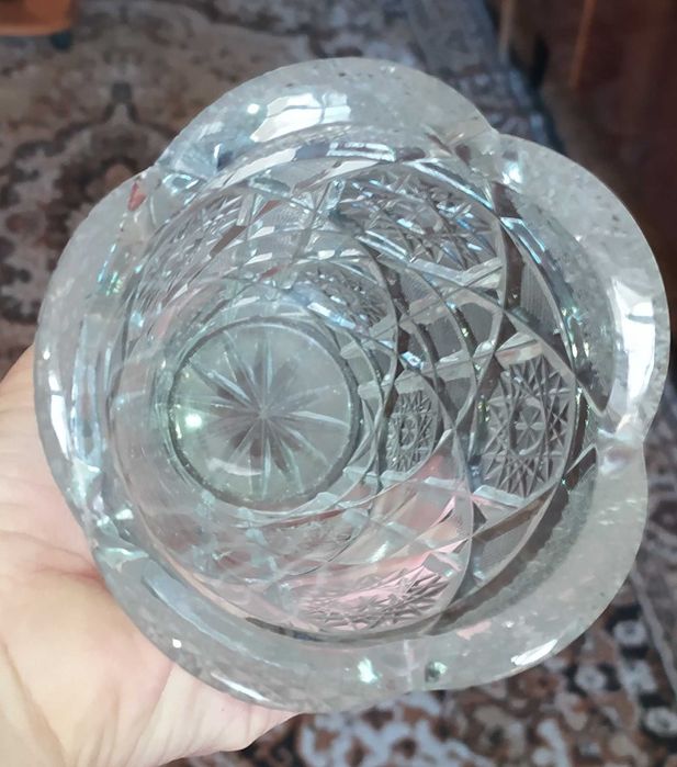Красивая ваза.Вазы для цветов. Хрусталь.