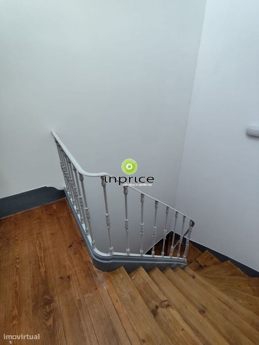 Apartamento T2 Penthouse com Vista Rio em São Vicente – Totalmente