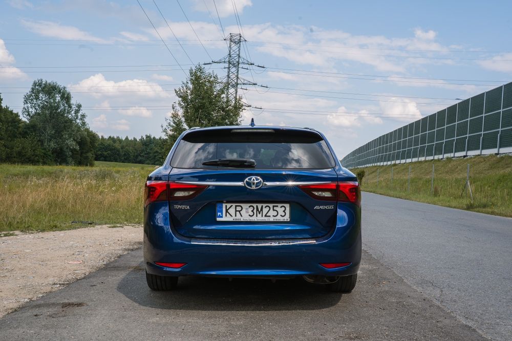 Toyota Avensis 2015 2.0 bezyna 153KM T27  + LPG