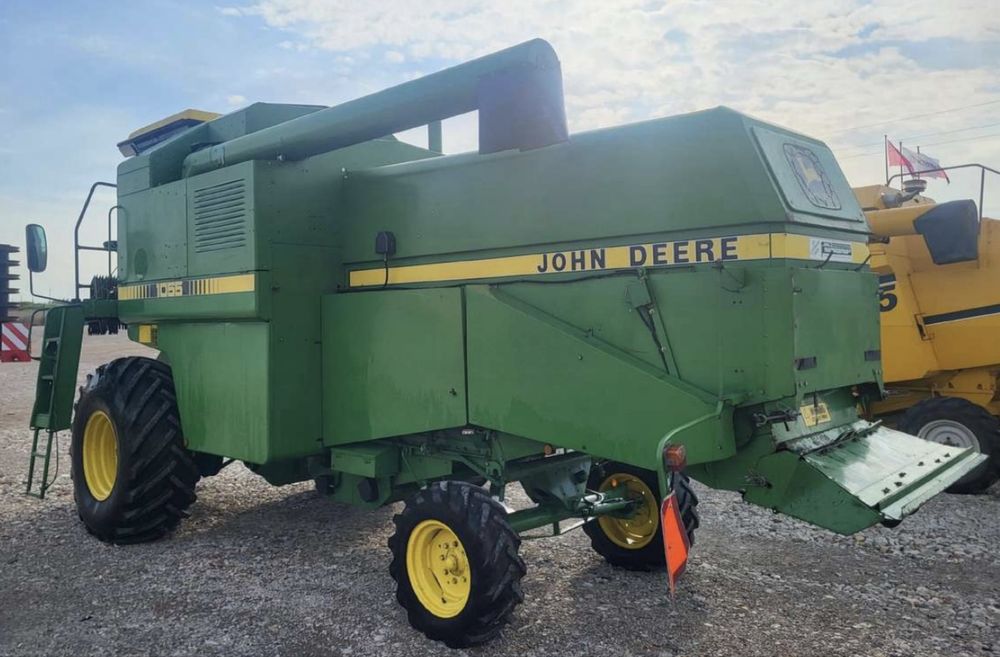Зерно збиральний комбайн JOHN DEERE 1055 свіжо привезений