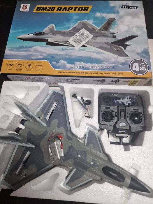 BM20 Raptor, um modelo de avião telecomanda com 2 baterias do (RC