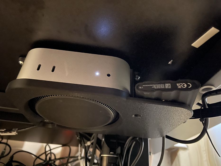 Uchwyt mocowanie dla mac mini m4 pod biurko