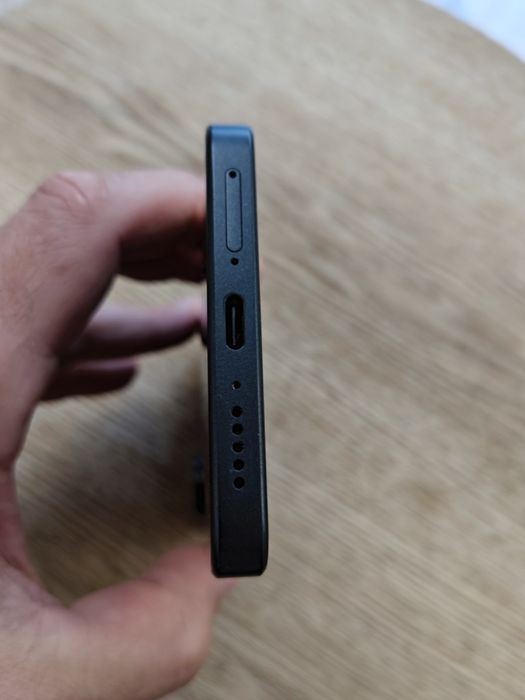 Продам Poco X7 Pro