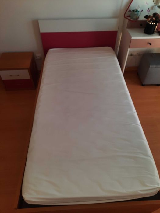 Mobila quarto individual com gavetão como nova