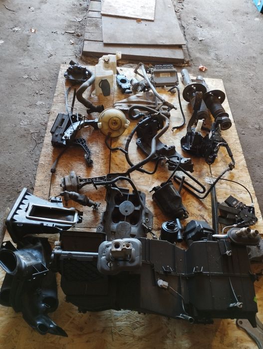 Продам подушки двигателя на Шкода тур