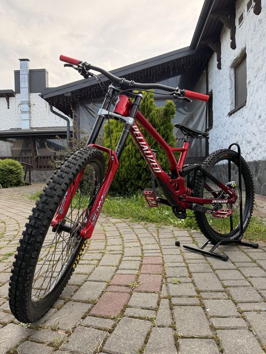 Specialized Demo Race M5 FSR Mullet Trek Session Yt Tues Scott Gambler Canyon Cender Commencal Suprume Santa Cruz v10 Pivot Mondraker Summum Carbon